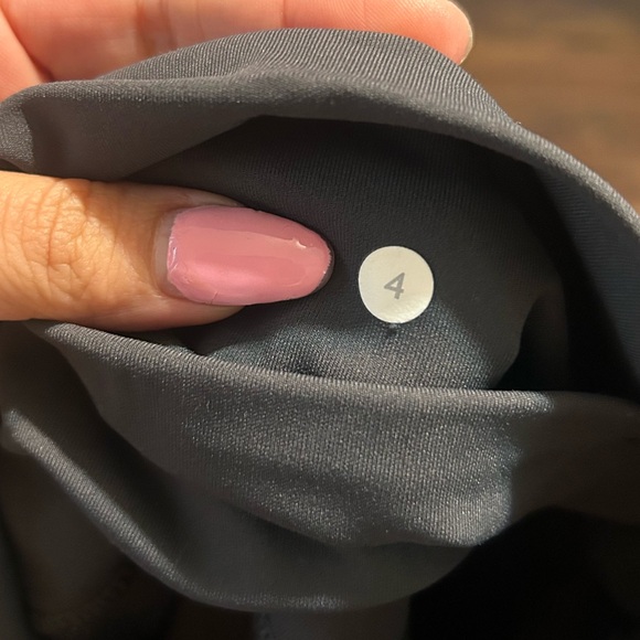 Lululemon Mesh Stripe Leggings - Picture 5 of 13